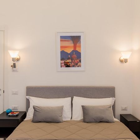 Blu Parthenope Suites Наполи Екстериор снимка