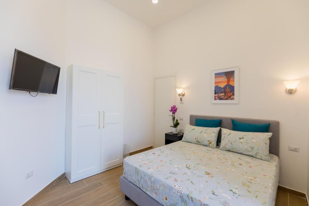 Blu Parthenope Suites Наполи Екстериор снимка