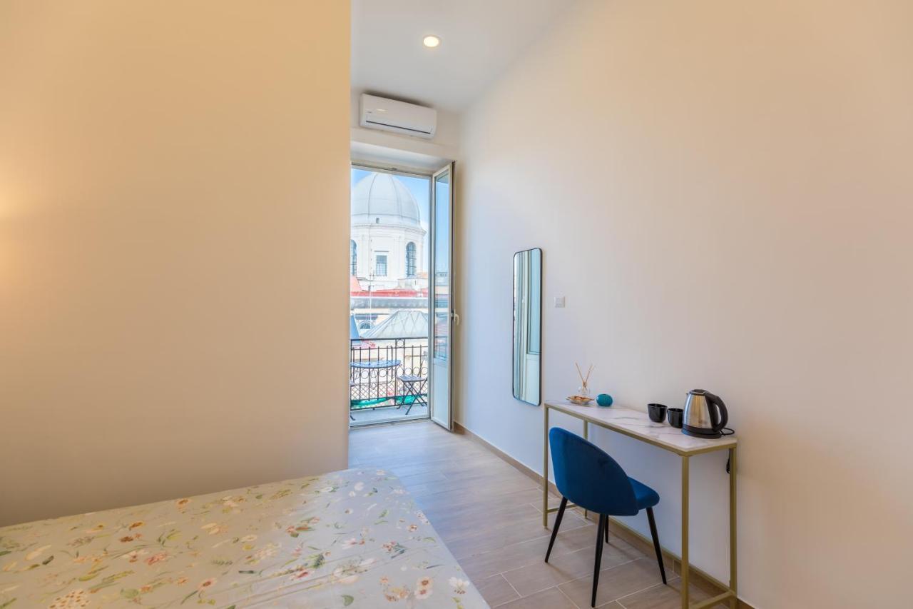 Blu Parthenope Suites Наполи Екстериор снимка