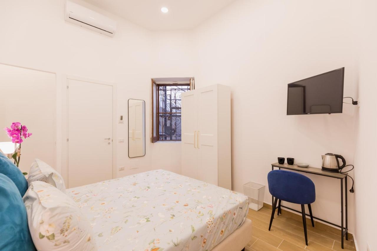 Blu Parthenope Suites Наполи Екстериор снимка