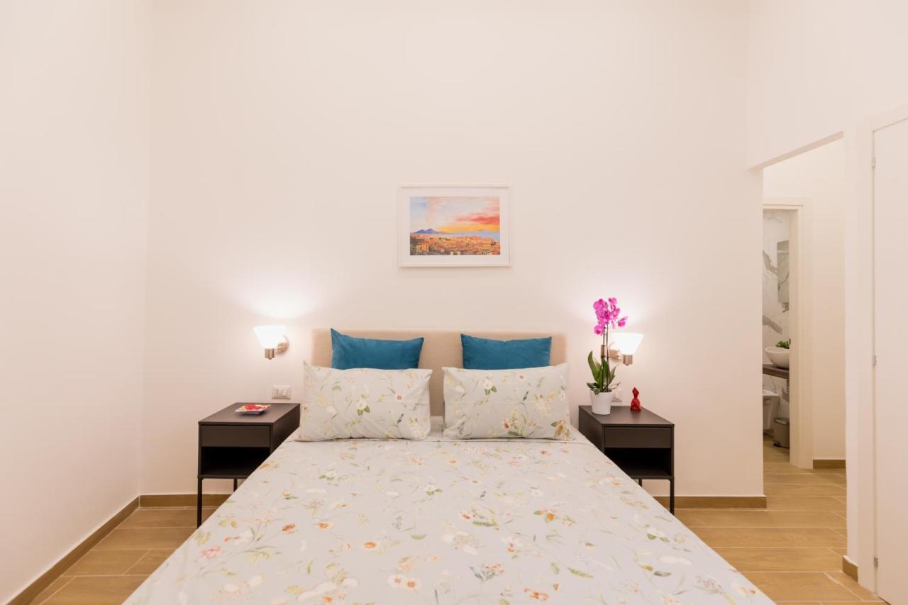 Blu Parthenope Suites Наполи Екстериор снимка