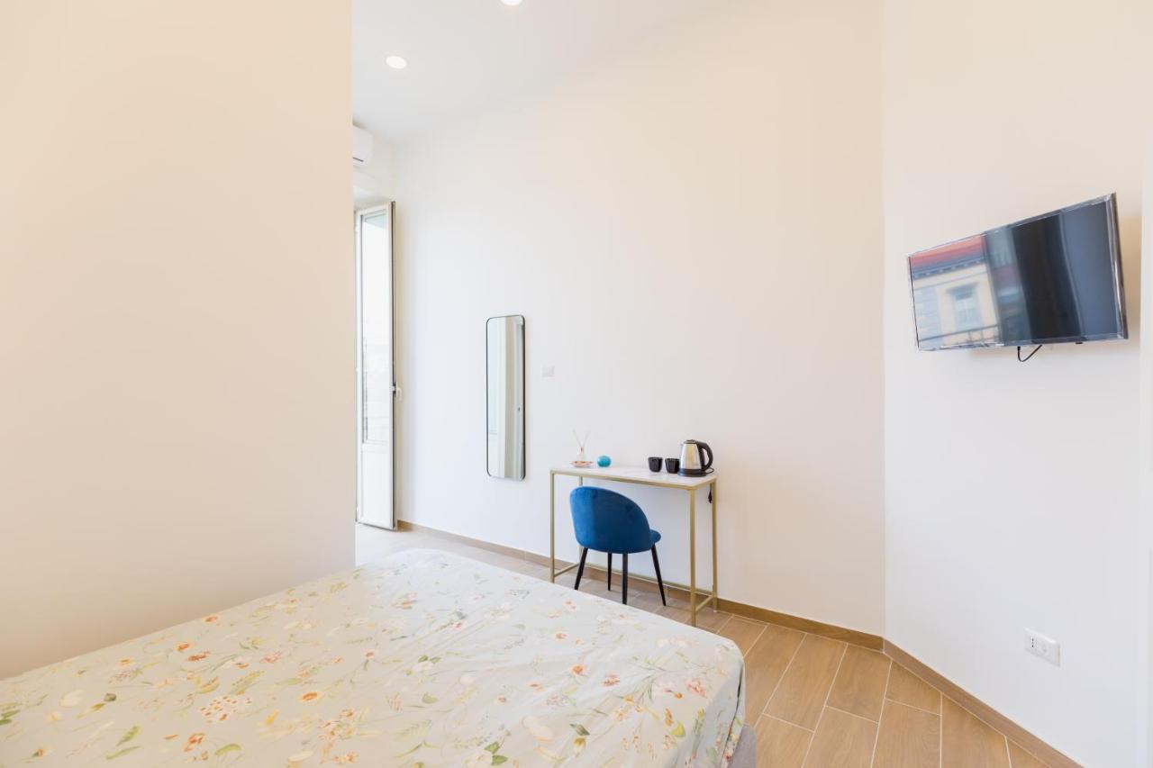 Blu Parthenope Suites Наполи Екстериор снимка