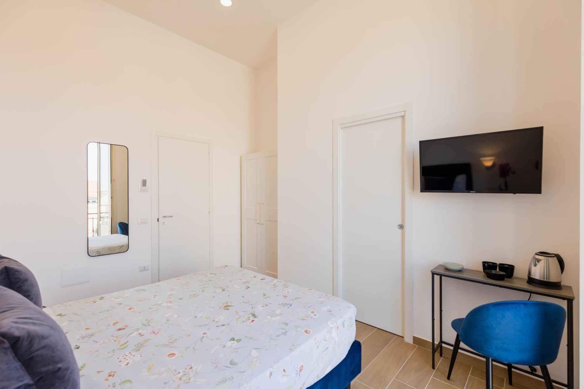Blu Parthenope Suites Наполи Екстериор снимка