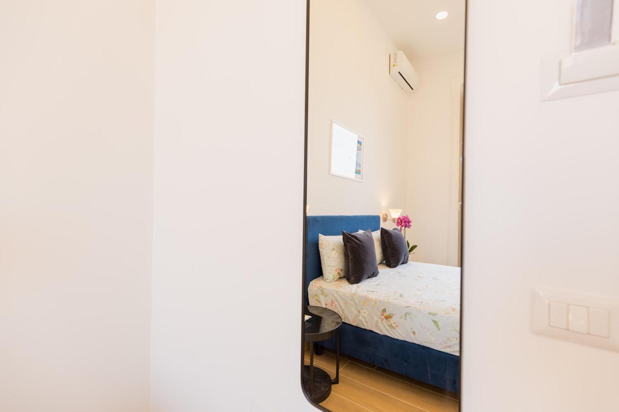 Blu Parthenope Suites Наполи Екстериор снимка
