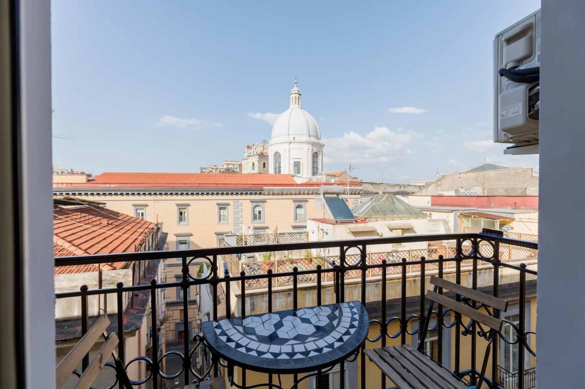 Blu Parthenope Suites Наполи Екстериор снимка
