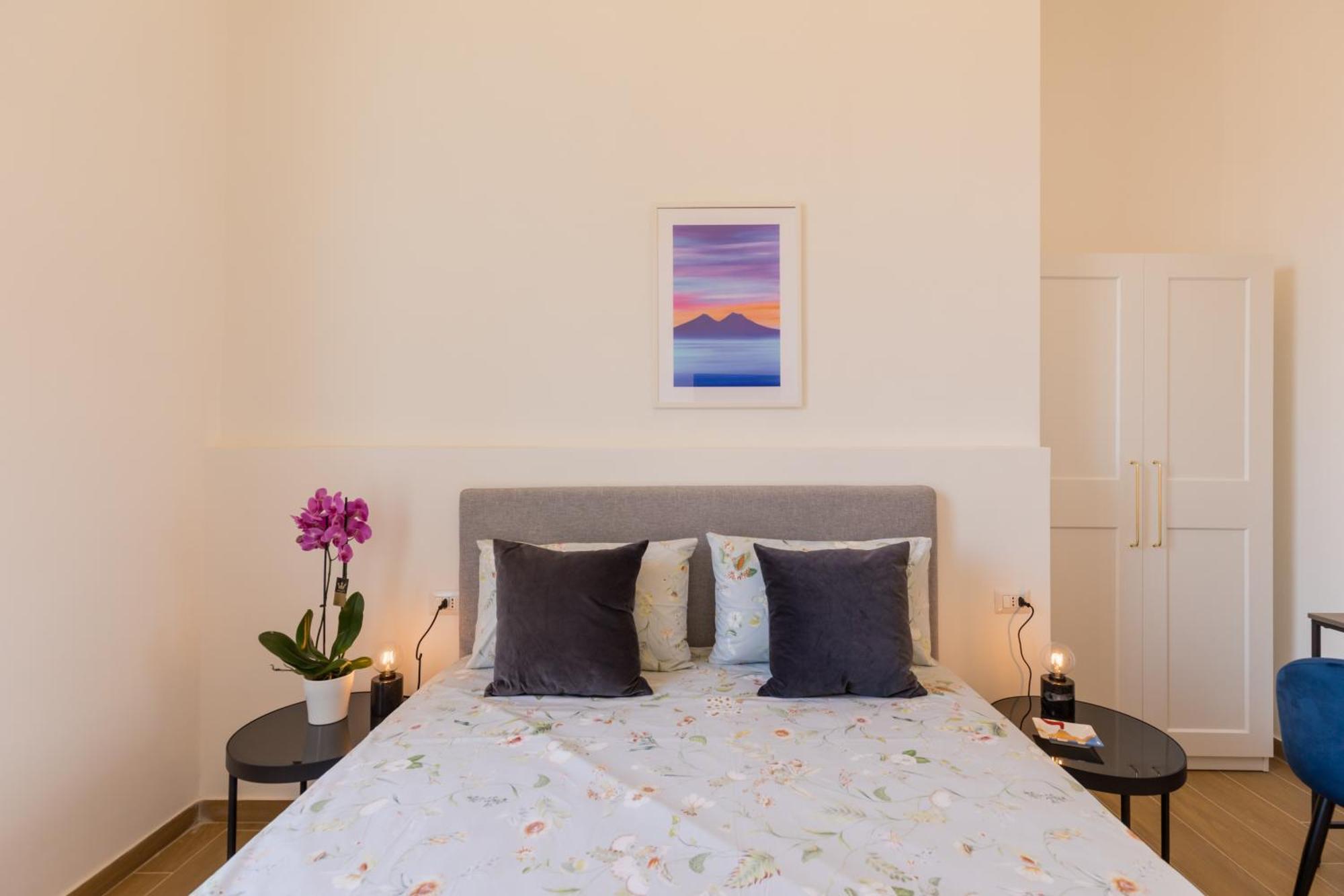 Blu Parthenope Suites Наполи Екстериор снимка