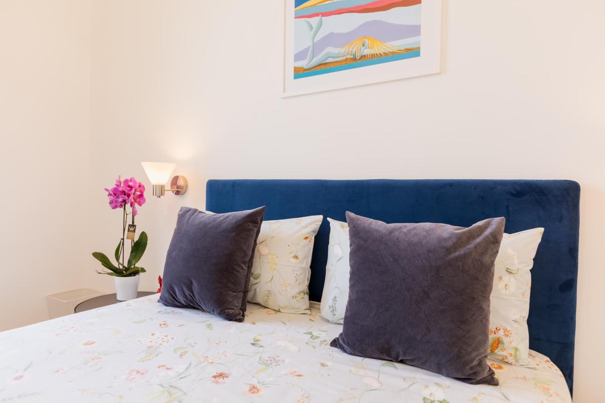 Blu Parthenope Suites Наполи Екстериор снимка