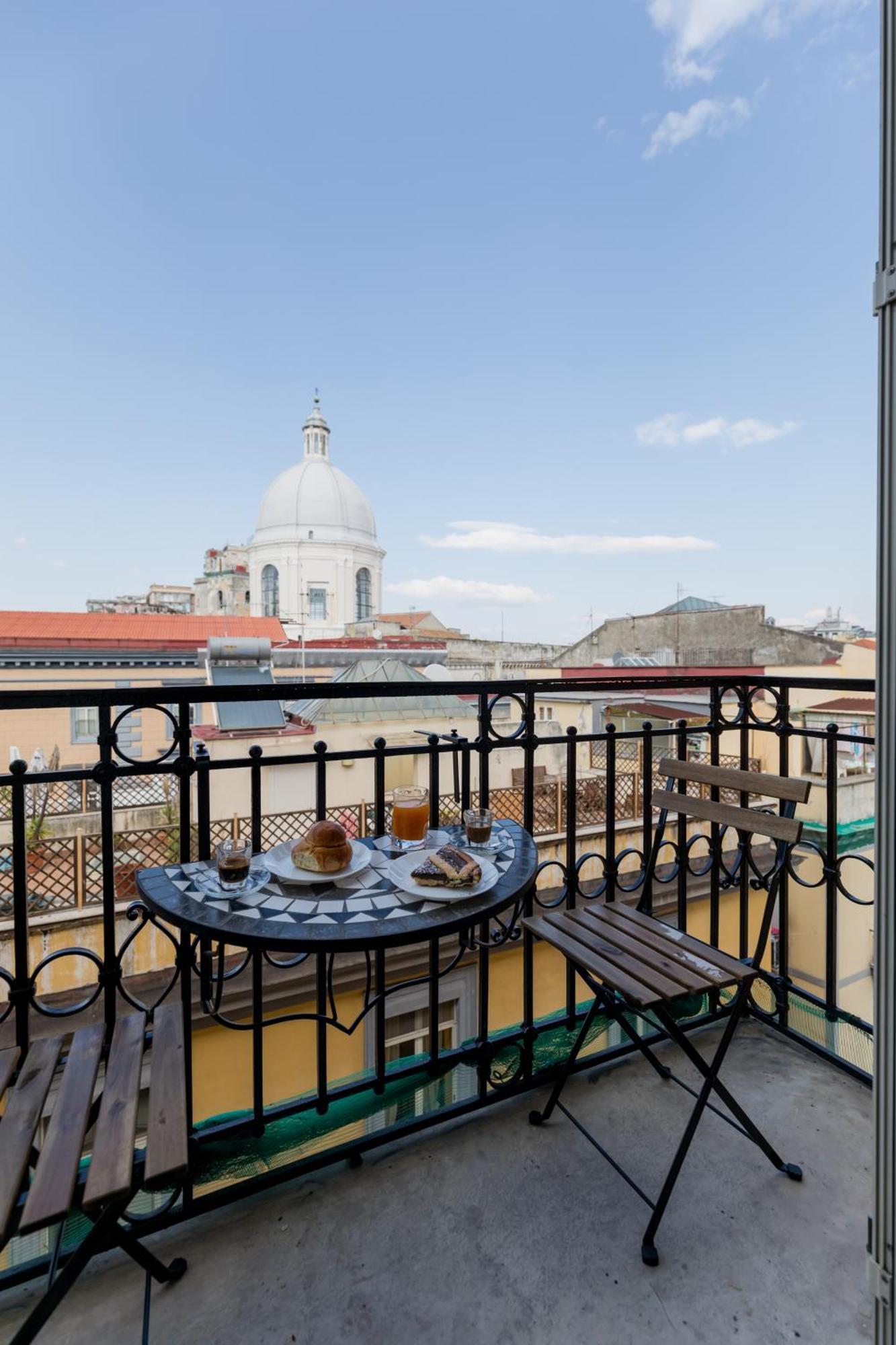 Blu Parthenope Suites Наполи Екстериор снимка