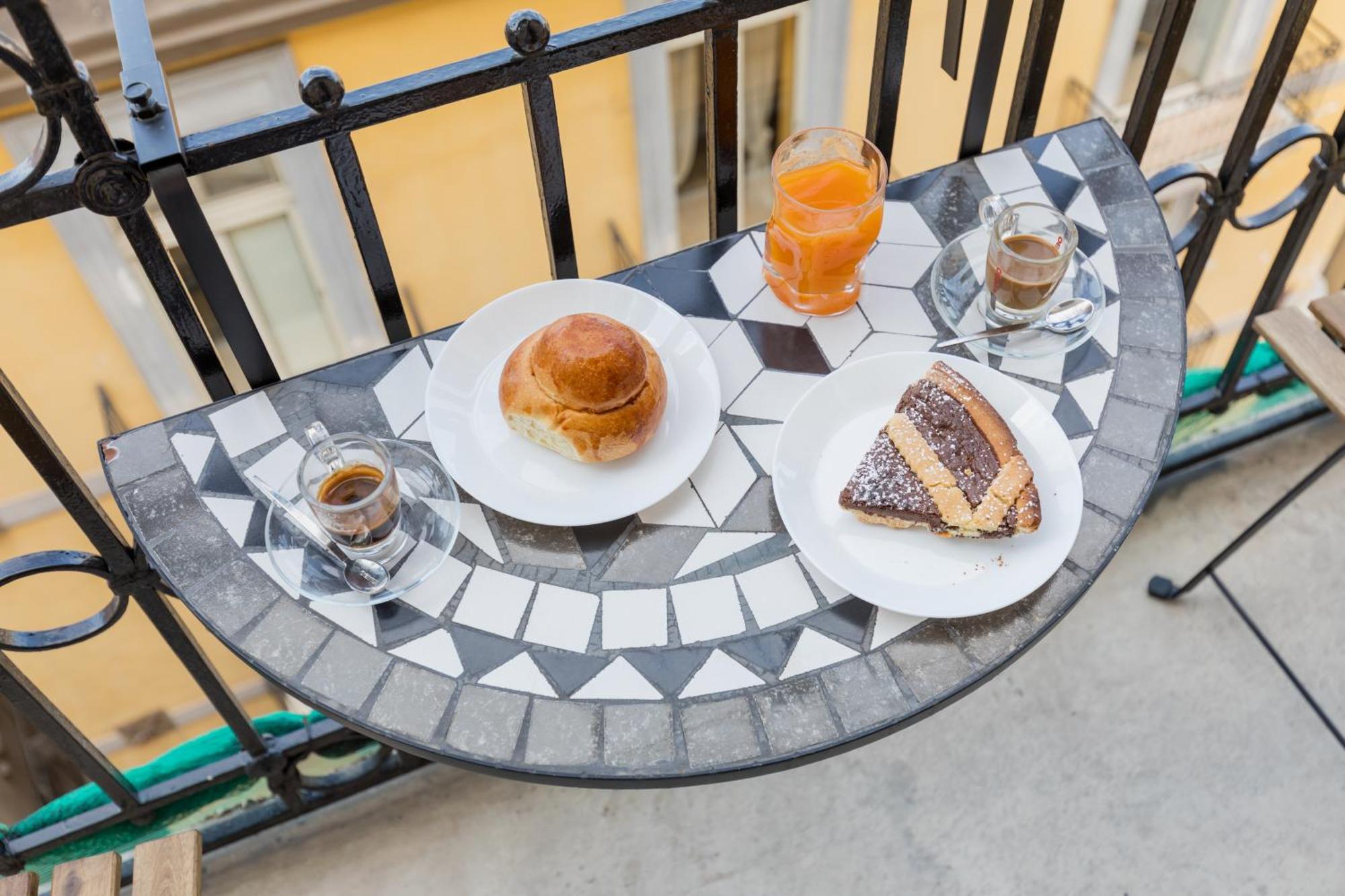 Blu Parthenope Suites Наполи Екстериор снимка