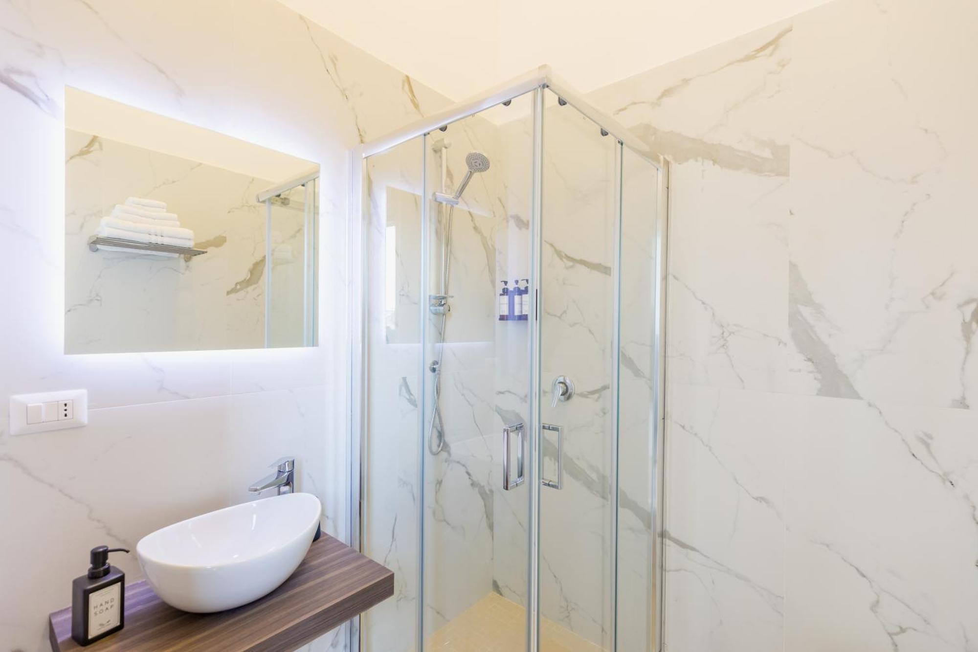 Blu Parthenope Suites Наполи Екстериор снимка