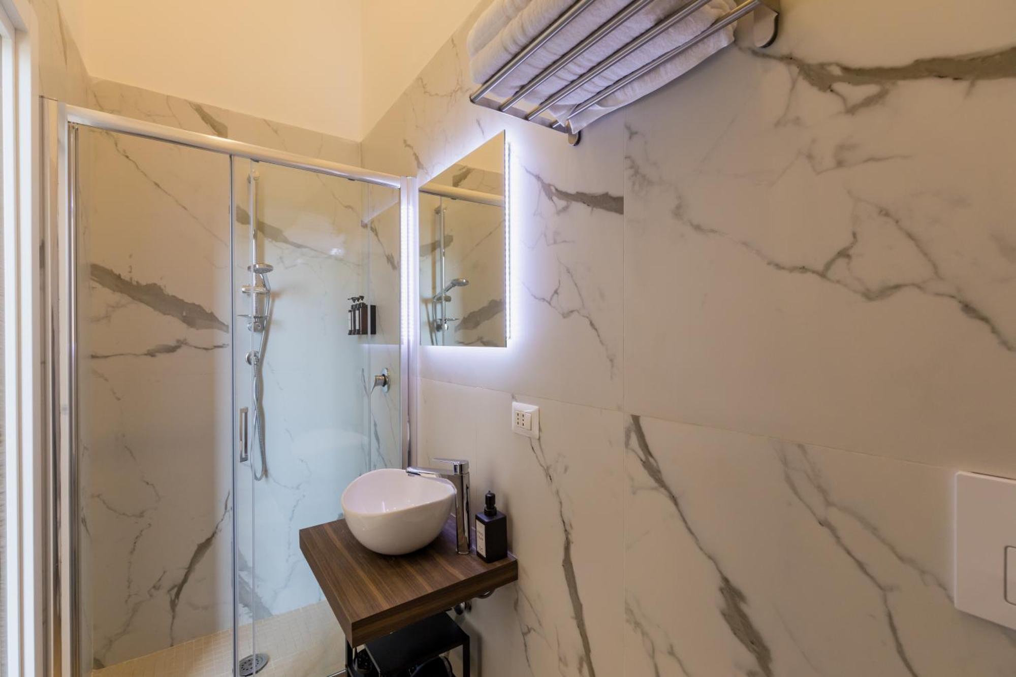 Blu Parthenope Suites Наполи Екстериор снимка