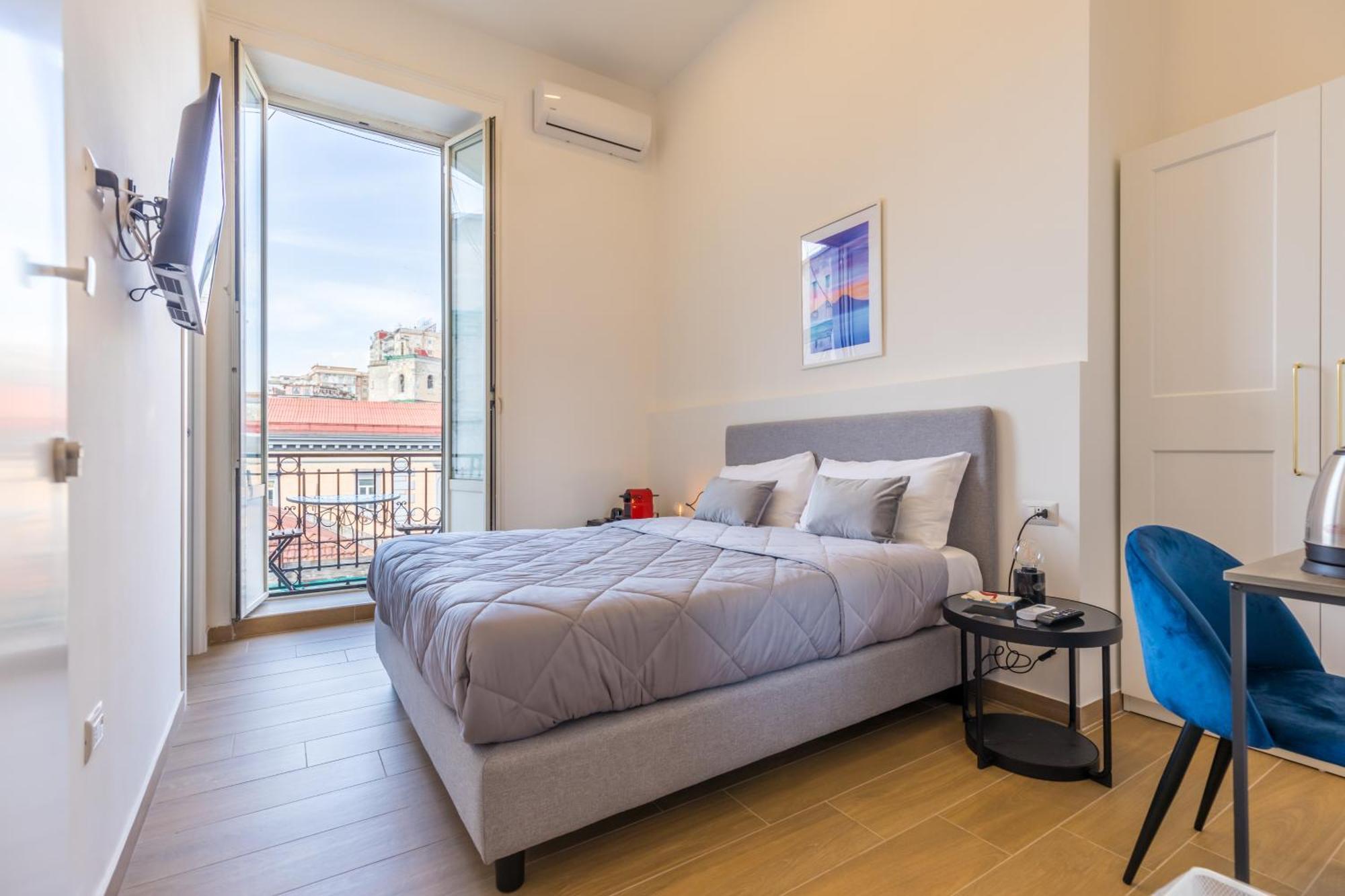 Blu Parthenope Suites Наполи Екстериор снимка