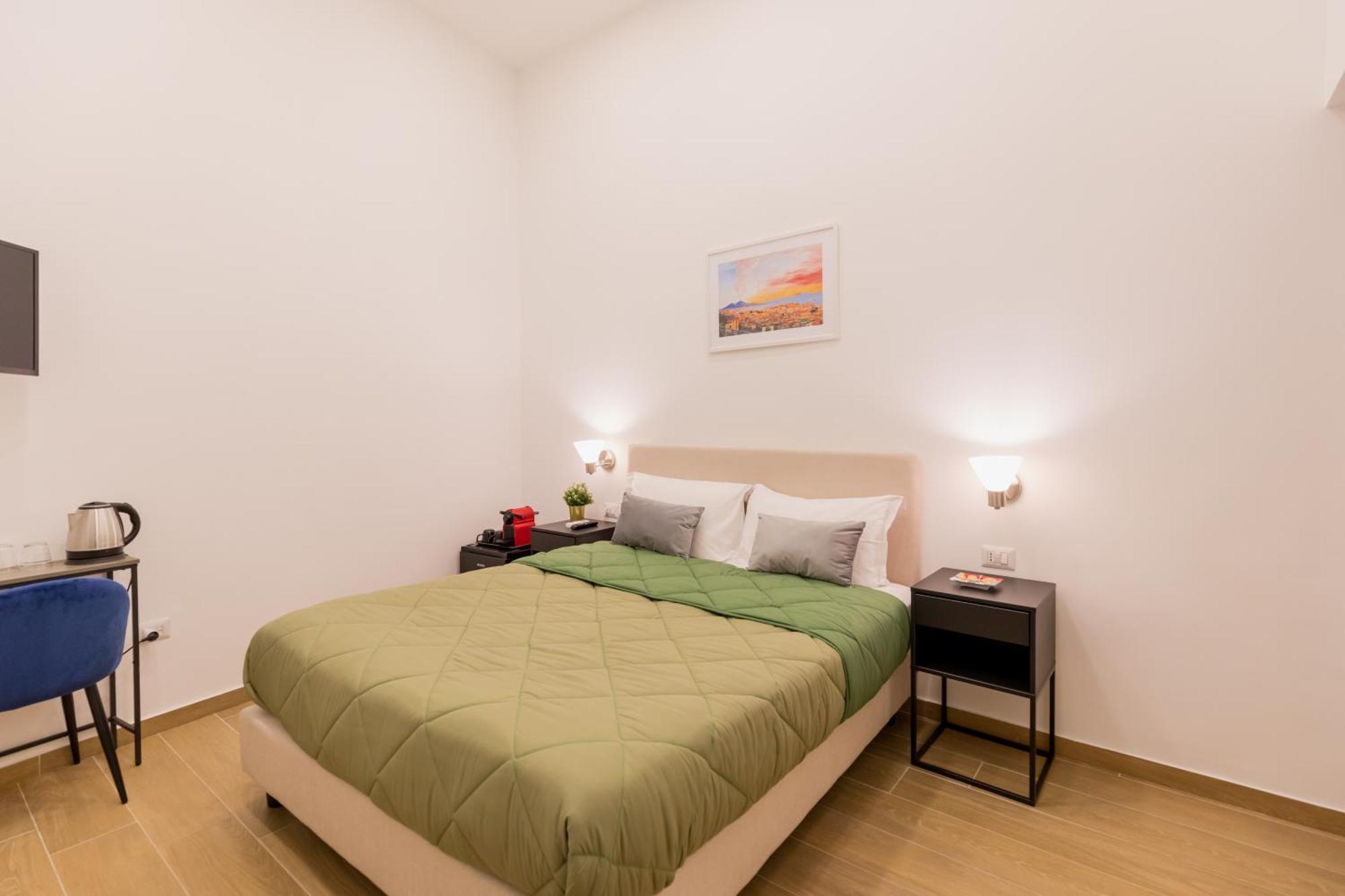 Blu Parthenope Suites Наполи Екстериор снимка