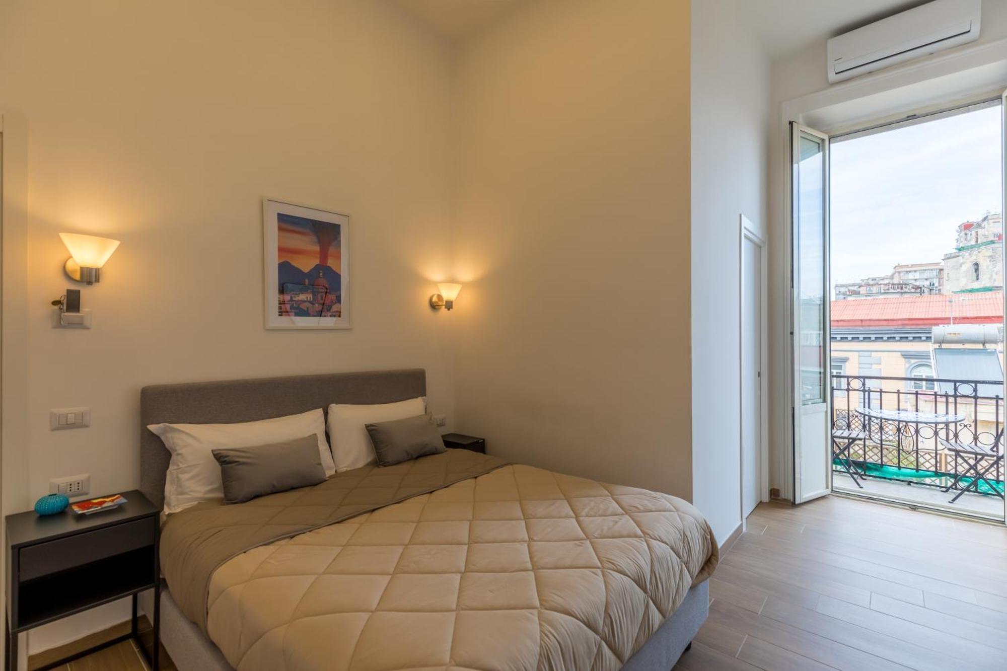 Blu Parthenope Suites Наполи Екстериор снимка