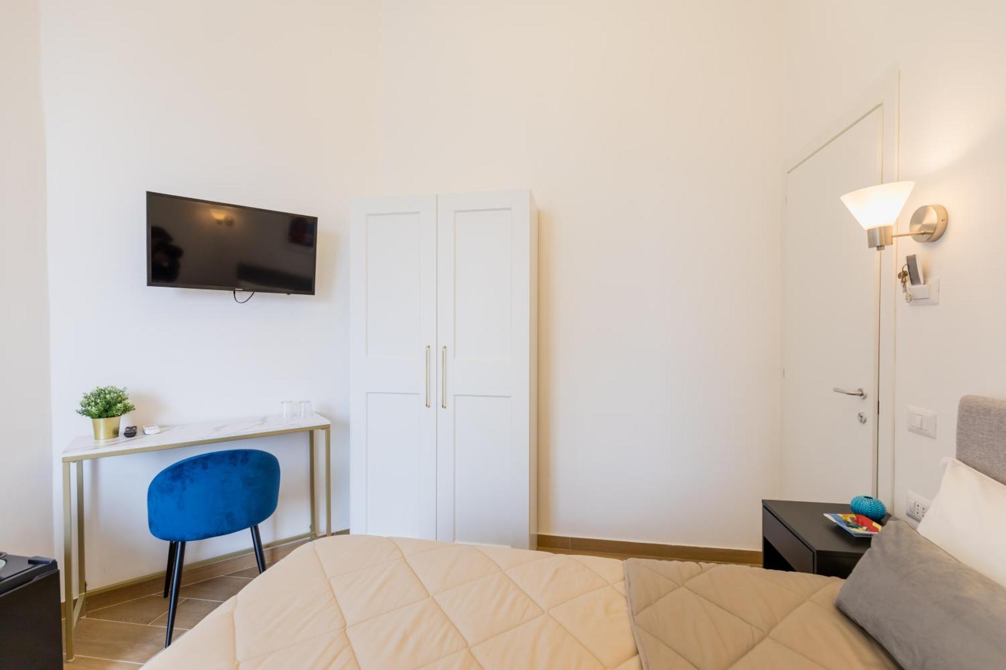 Blu Parthenope Suites Наполи Екстериор снимка