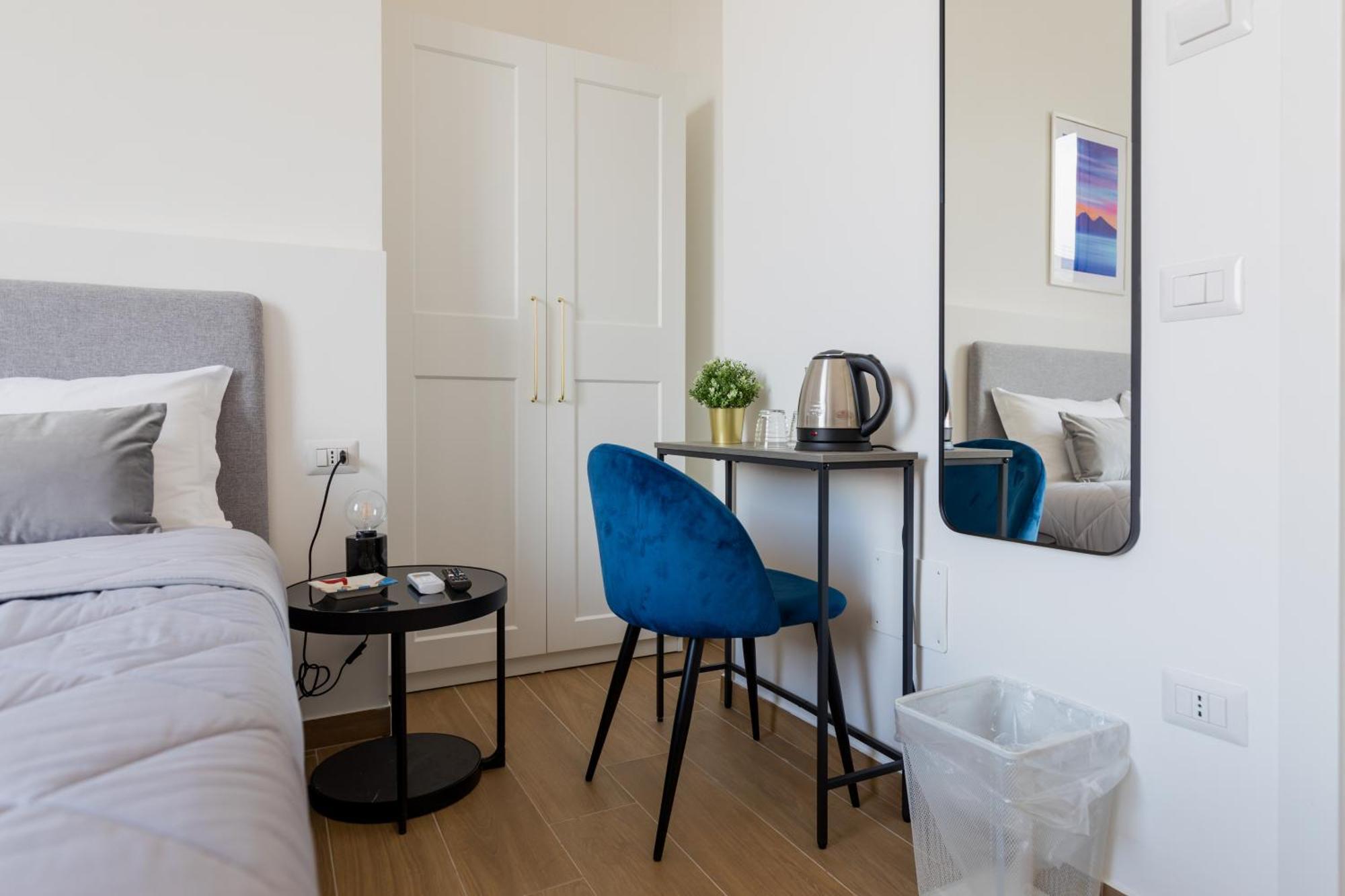 Blu Parthenope Suites Наполи Екстериор снимка