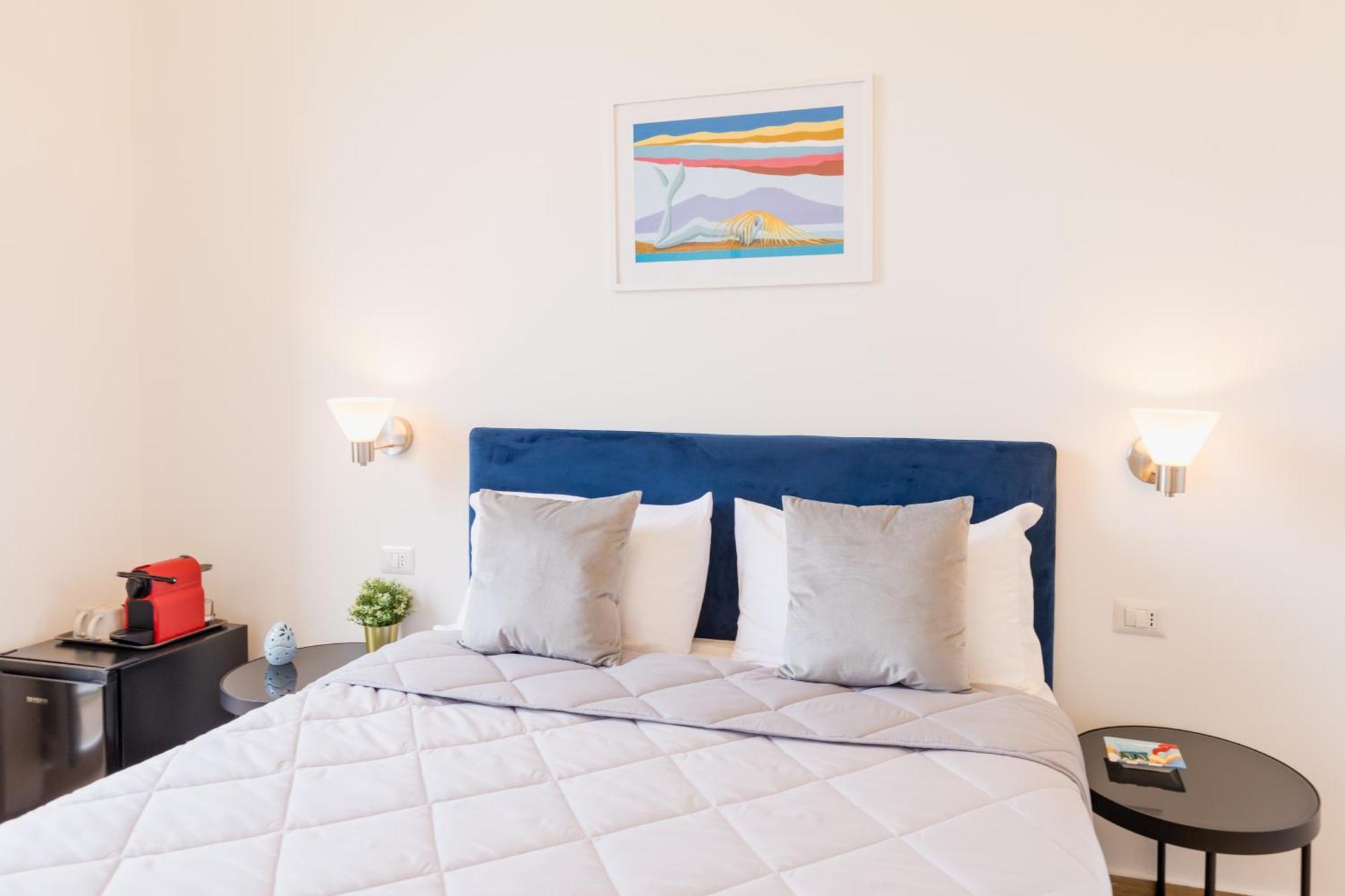 Blu Parthenope Suites Наполи Екстериор снимка