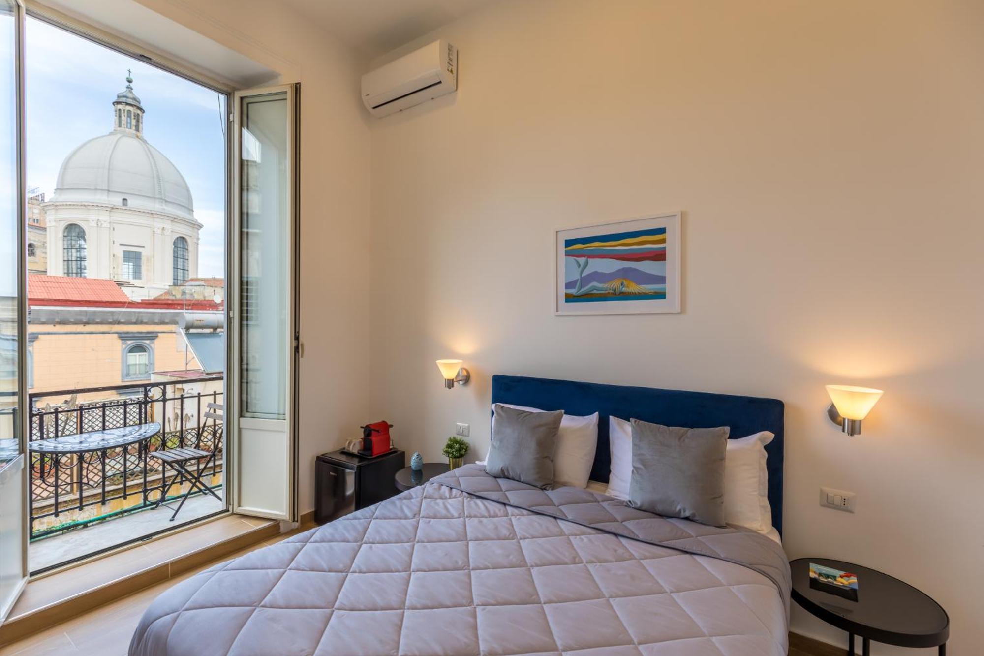 Blu Parthenope Suites Наполи Екстериор снимка